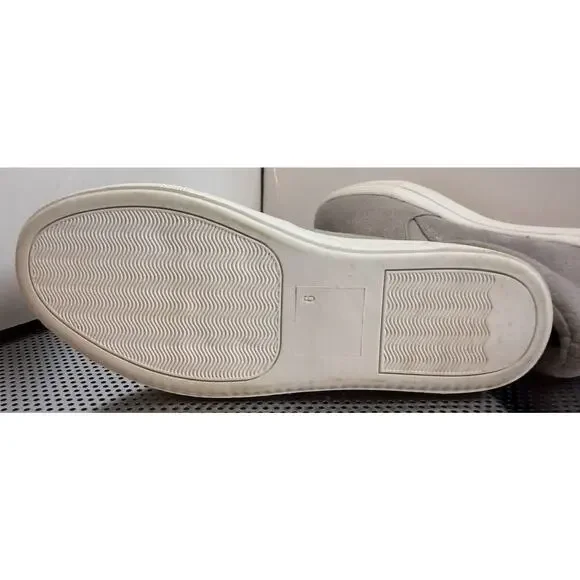 Soda Women's Gray Suede Slip-On Sneakers Shoes Size 6 - Picture 2 of 7